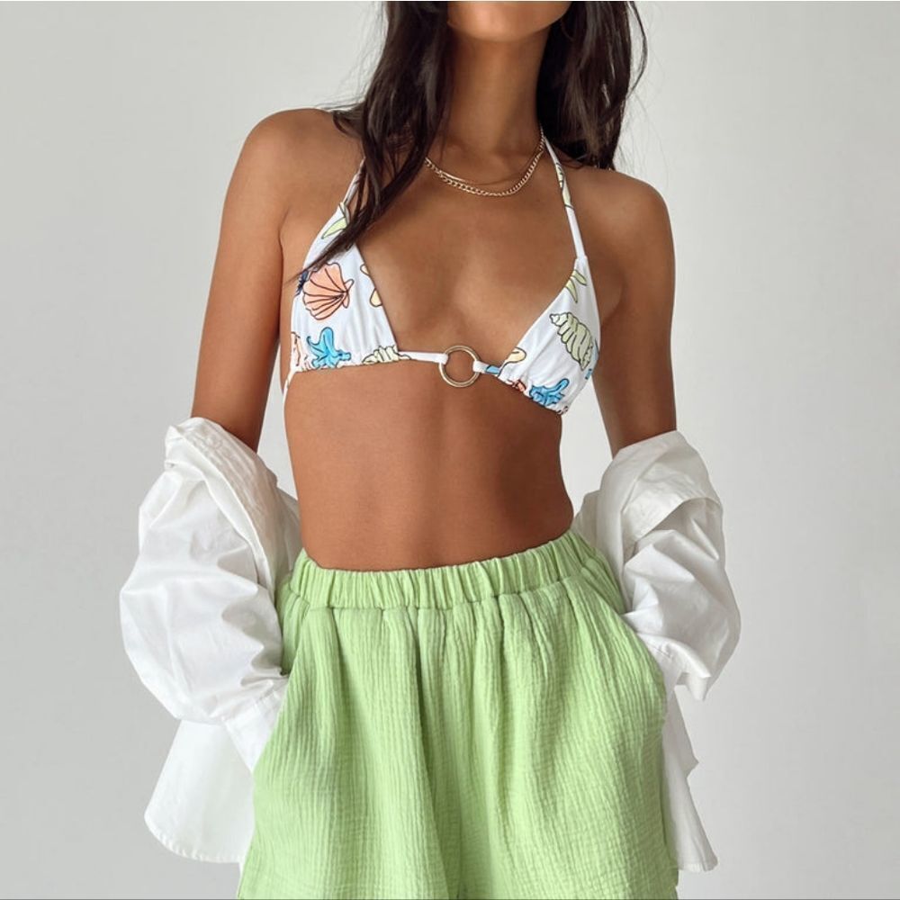 Princess Polly Mateo shorts Size 2 Green NWT